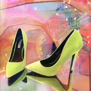 Shoes speaks LOUDER than words.